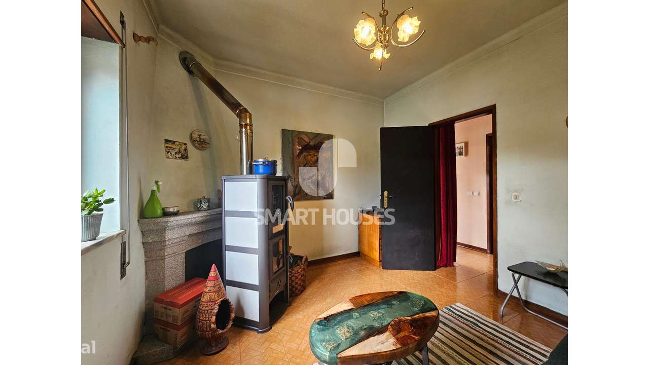 Moradia T3+1 em Avô c/ terreno-13