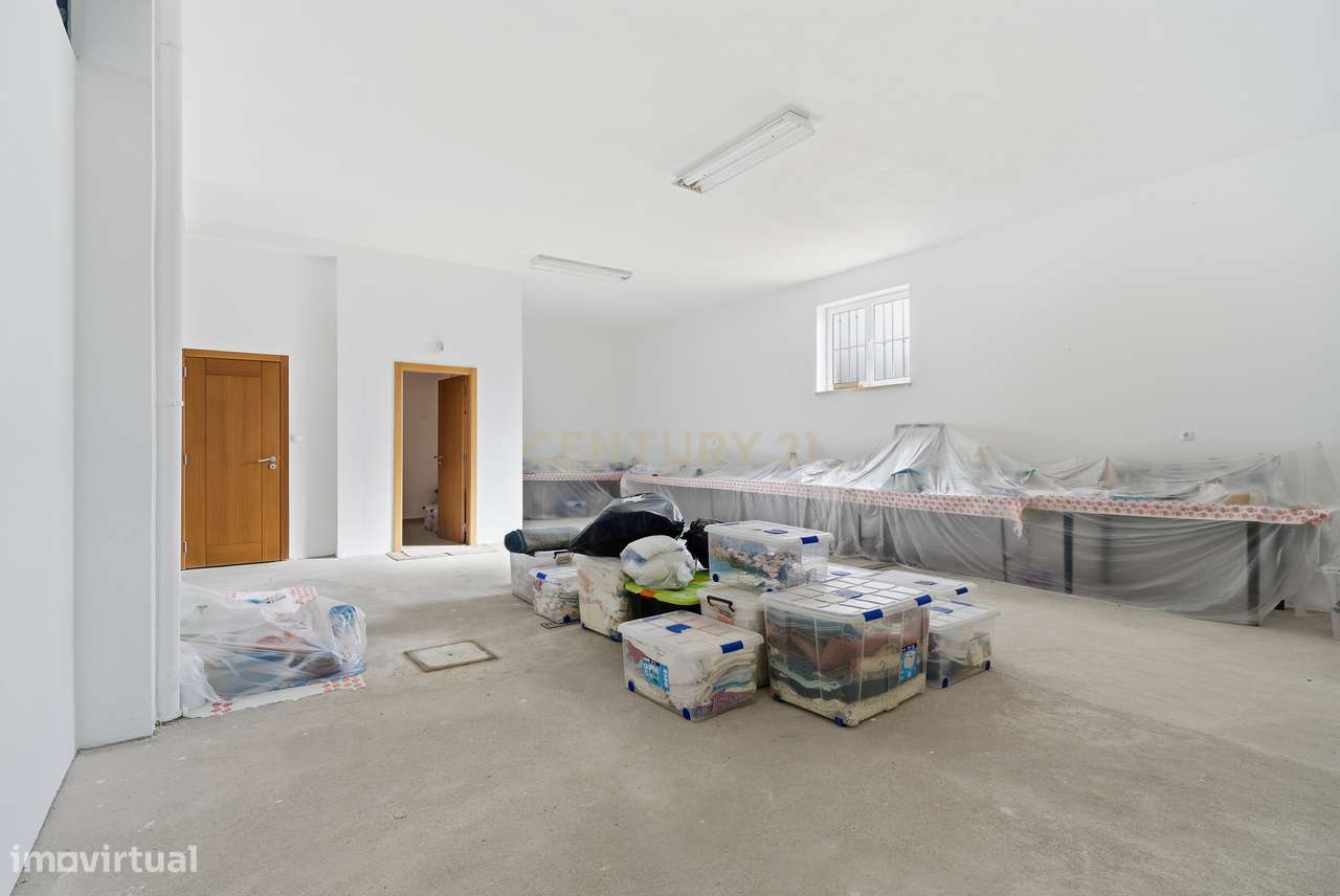 Moradia T5 com Garagem e Piscina em Miragaia, Lourinhã-45