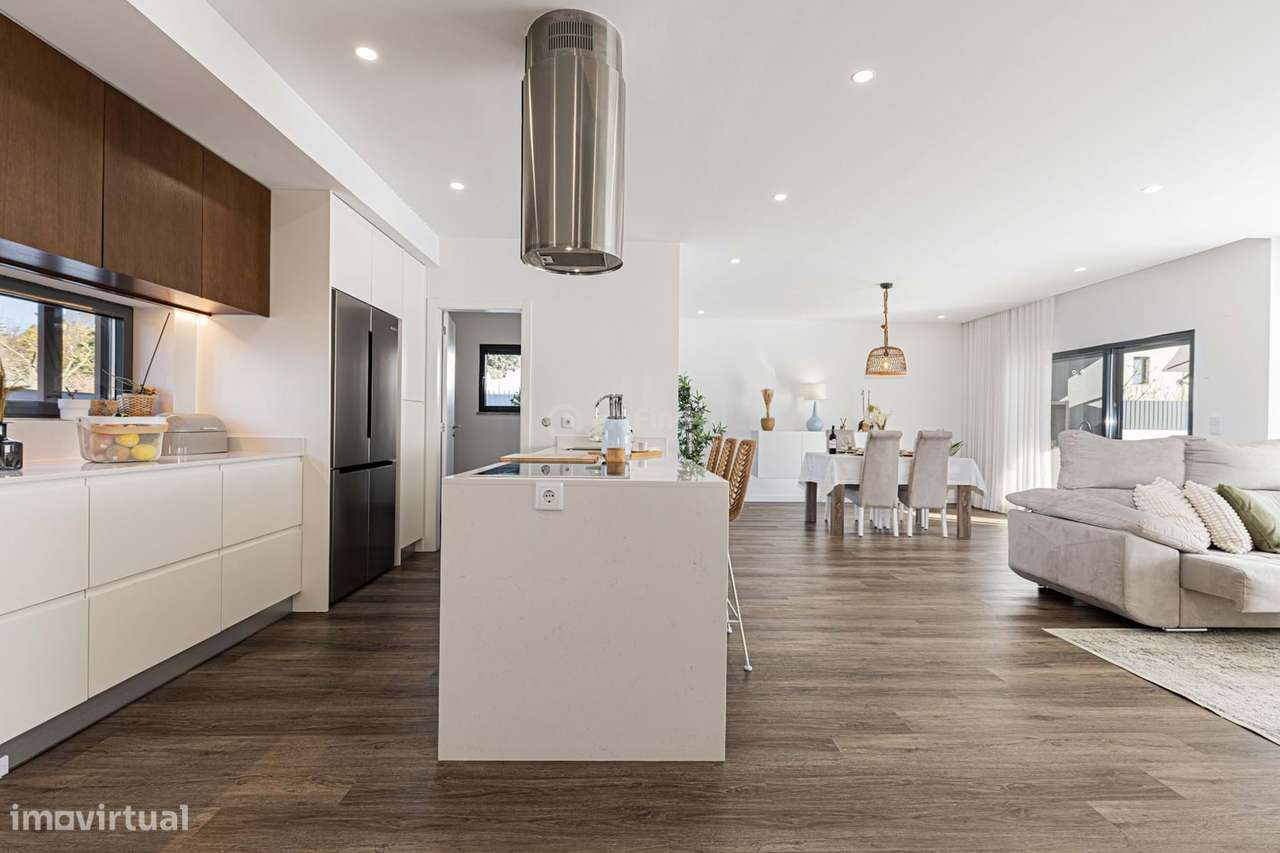 Moradia Térrea T3 c/piscina, lote de 474m² - Única na Caparica-11