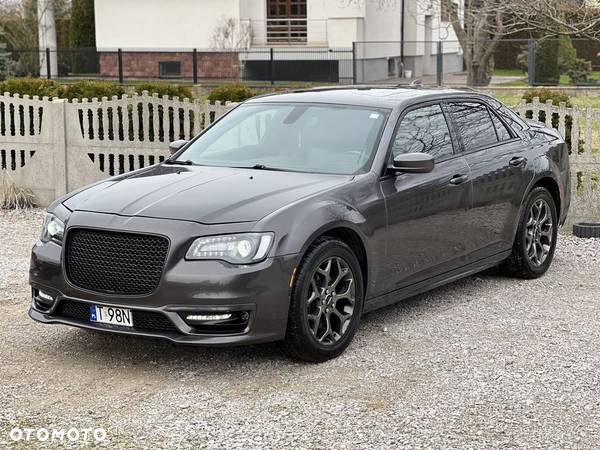 Chrysler 300s - 12