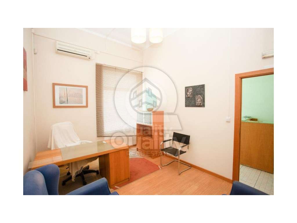 Loja em Alto do Seixalinho - Grande imagem: 4/26