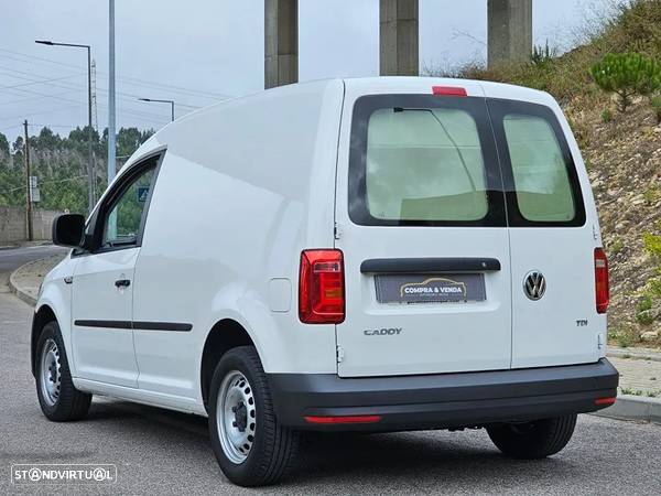 VW Caddy 2.0Tdi NACIONAL - 4