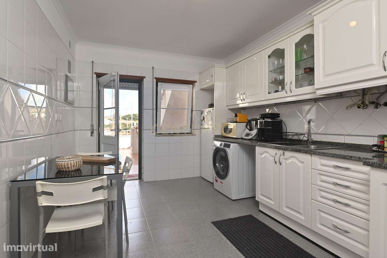 Apartamento T2 em Milharado, com terraço e parquemento-8