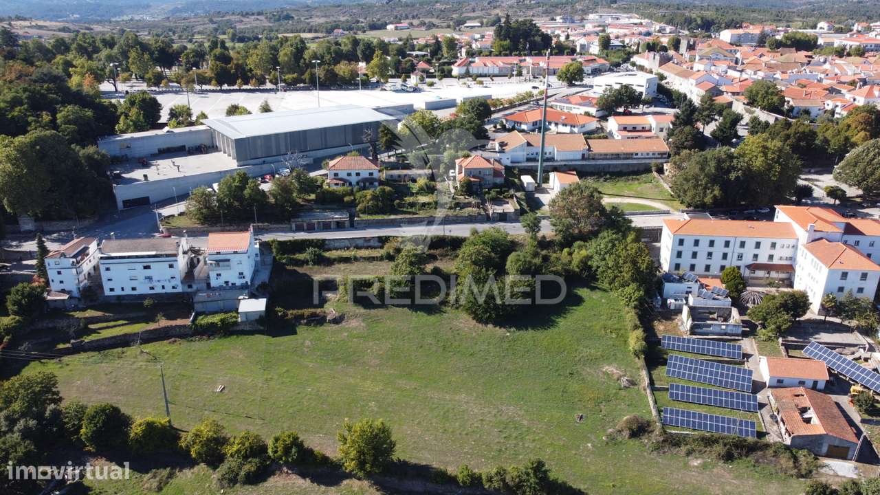 Terreno com cerca de 8000 m2 em Trancoso - Grande imagem: 4/6