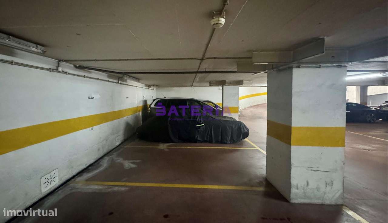 3 Lugares de parqueamento em Miraflores-1