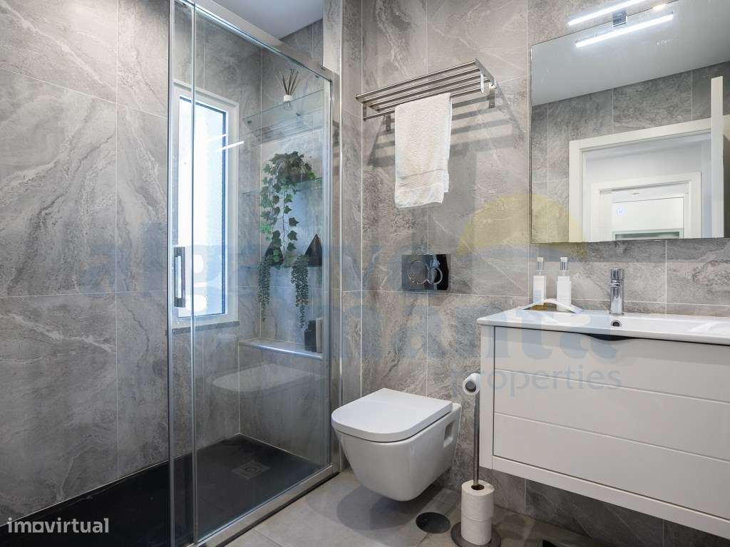 EXCLUSIVO! Moradia T3 Moderna com Piscina Privada no coração de Vil...-25