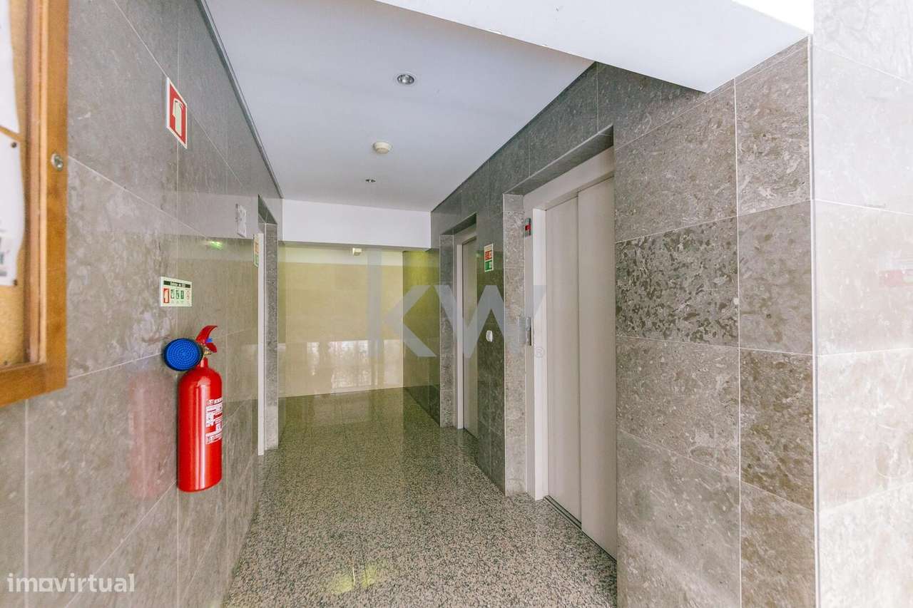 Espaço Comercial - NEGOCIÁVEL  na  Rua Shegundo Galarza com lugar parq - Grande imagem: 3/35