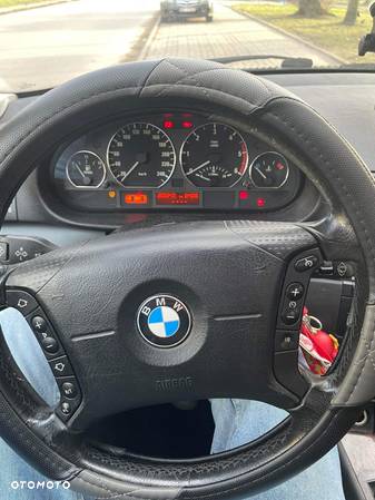 BMW Seria 3 318d - 4