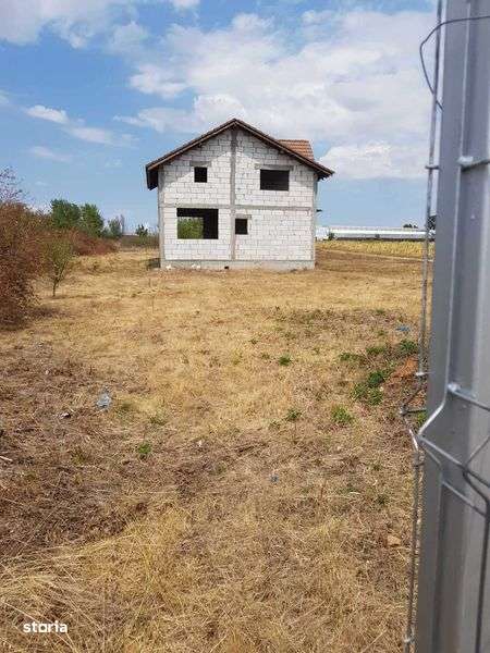 Casa  la intrare in Cosoveni - Imagine principală: 5/8