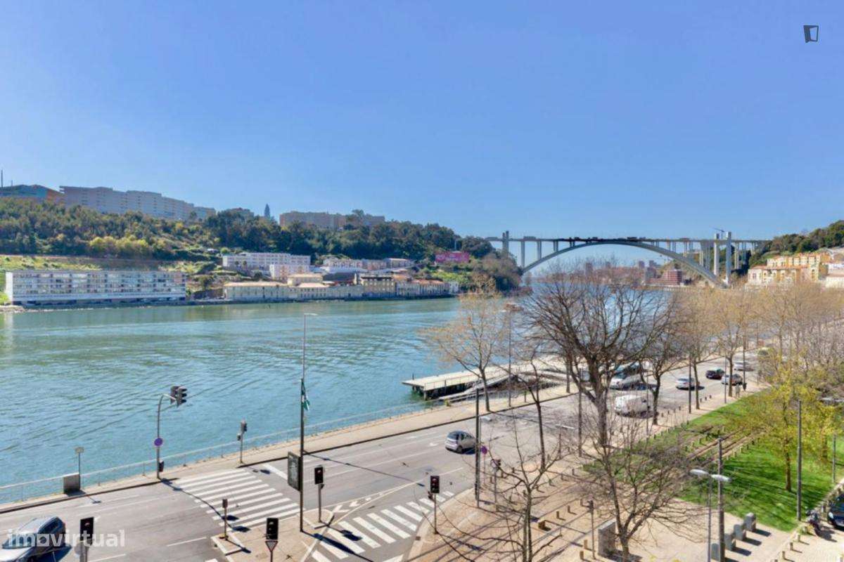 Apartamento com 3 quartos - localizado em Massarelos Porto - Grande imagem: 2/10