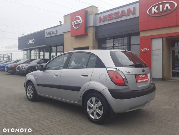 Kia Rio - 2