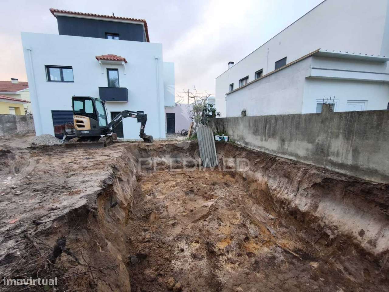 Moradia T5-Piscina-Garagem-Parqueamt.-Fernão Ferro-Seixal - Grande imagem: 3/38