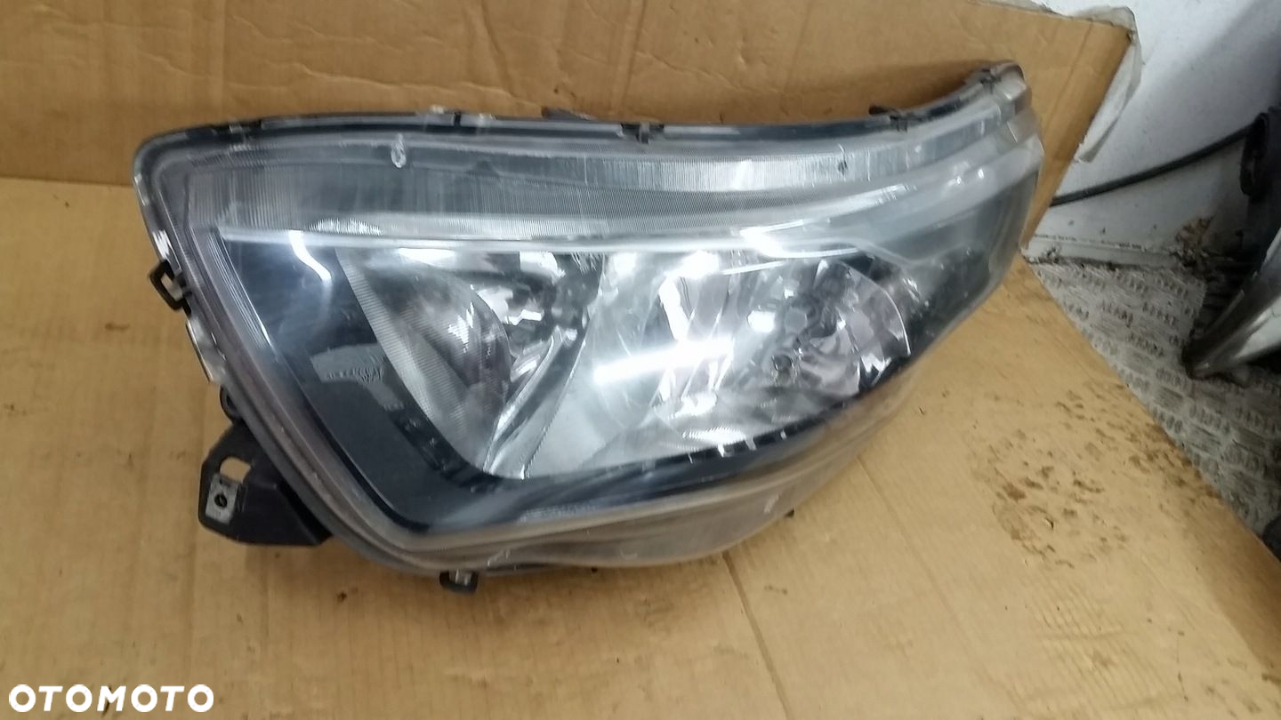 LAMPA LEWA REFLEKTOR IVECO DAILY 6 VI 14-19 - 2