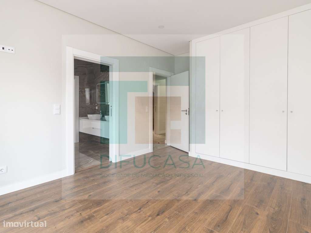 R128 Moradia T6 Azeitão-26