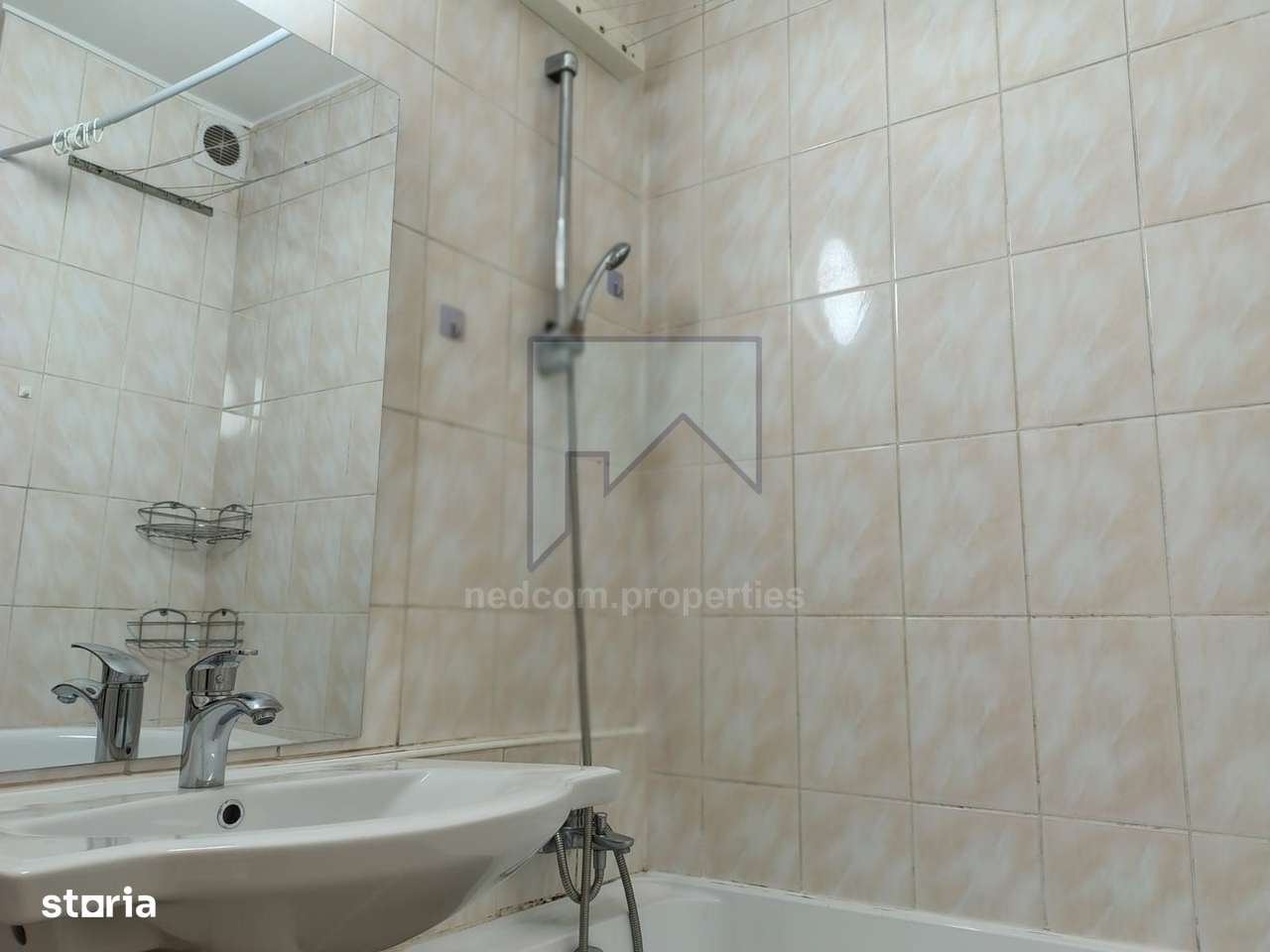 Vanzare apartament de 2 camere Pajura-4