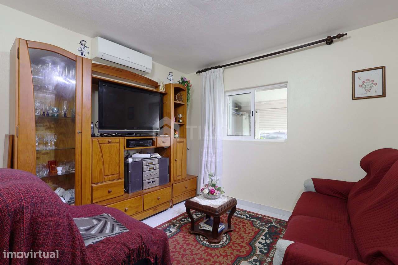 MORADIA  TÉRREA  EM  VALE DE CHÍCHAROS - Grande imagem: 5/25