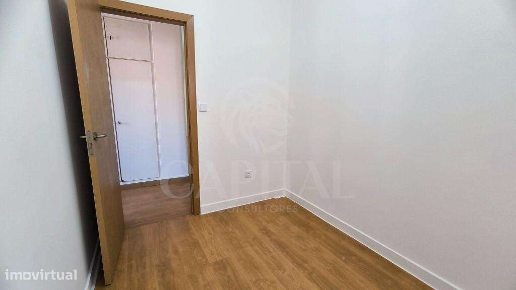 Apartamento T4 nas Mercês-21