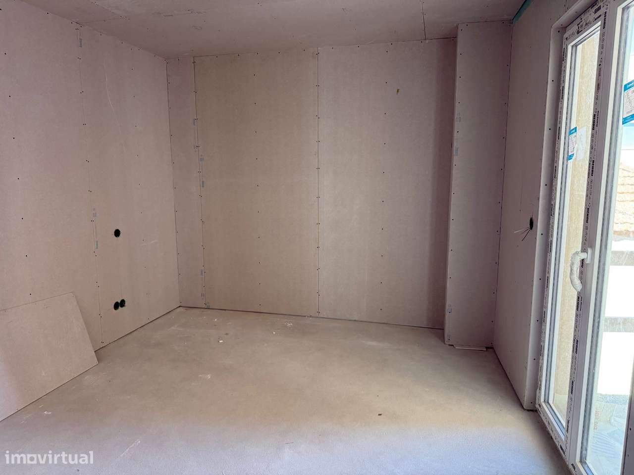 APARTAMENTO T2 Duplex  com terraço, como novo, Situado no Bairro No...-11