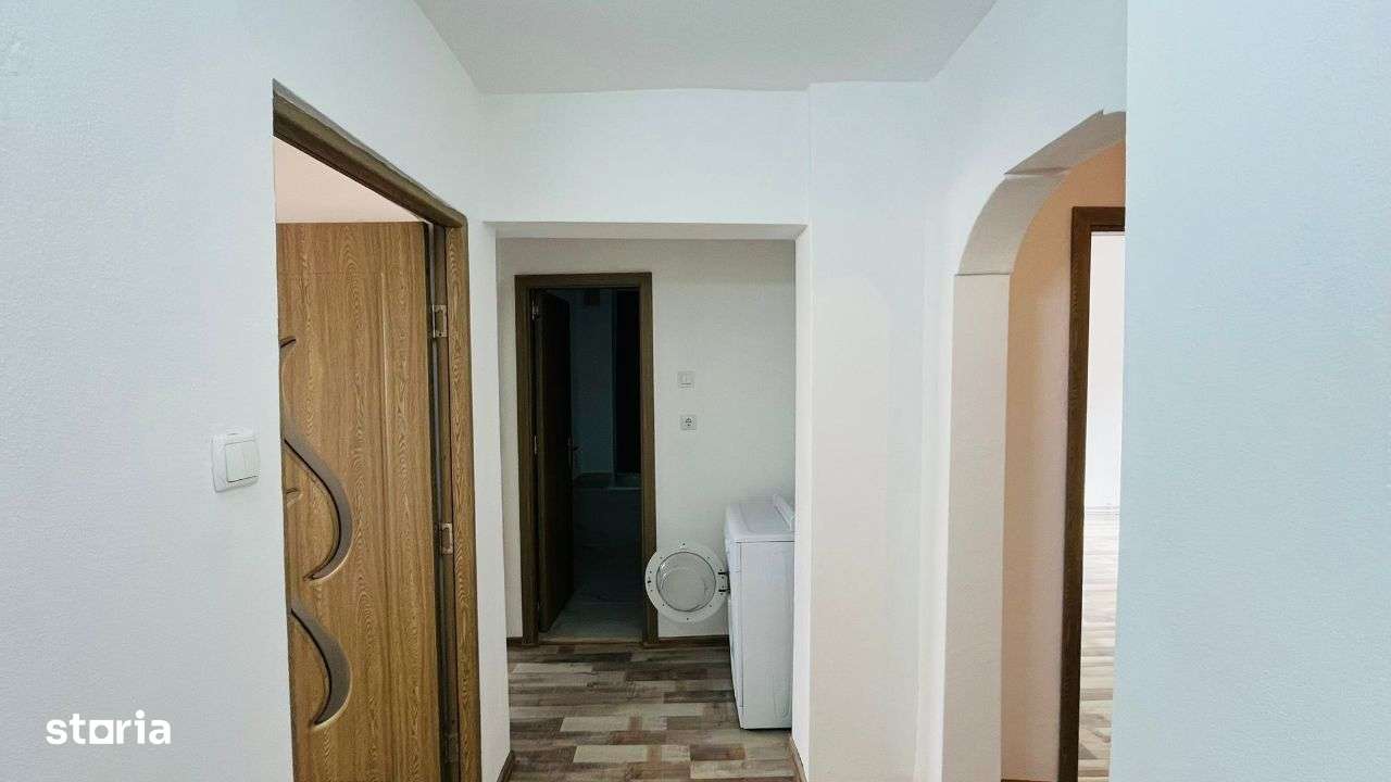 Apartament De Vanzare In Sebes, 4 Camere, Zona Centrala. Comision 0 - Imagine principală: 4/18
