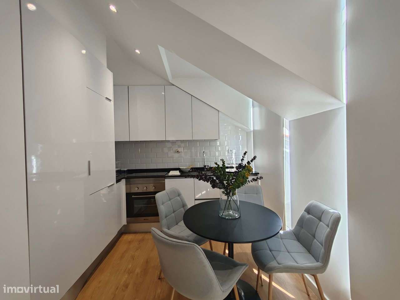 Apartamento com terraço perto do Metro - Grande imagem: 3/25