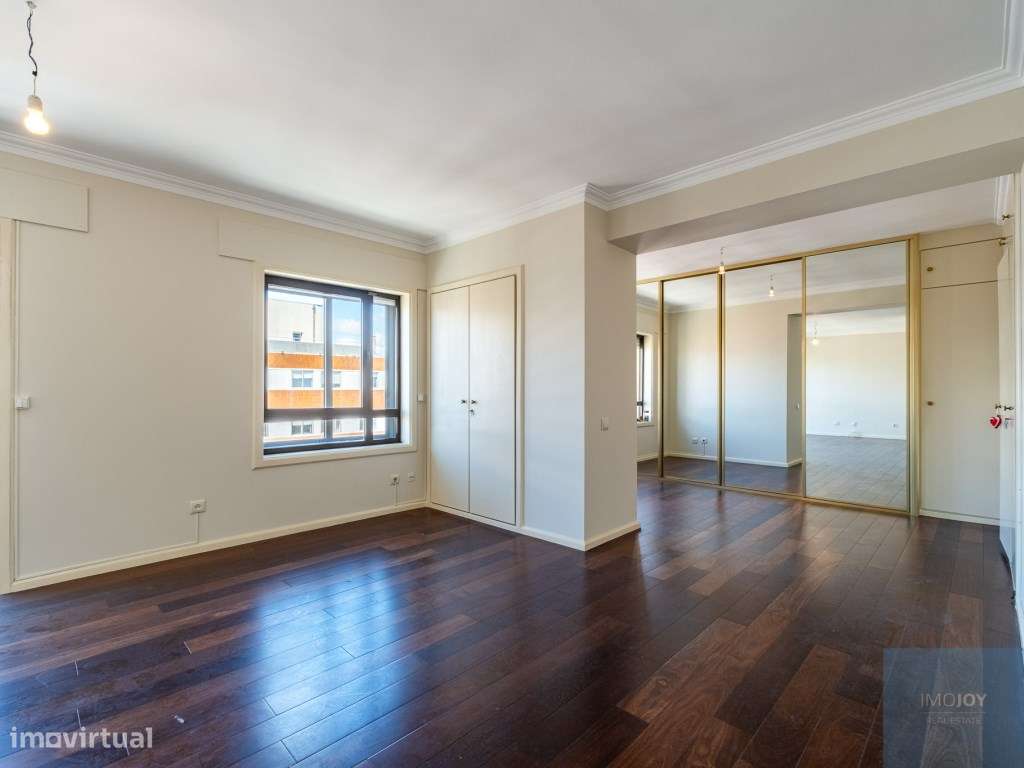 Apartamento T5 Duplex em Matosinhos-11