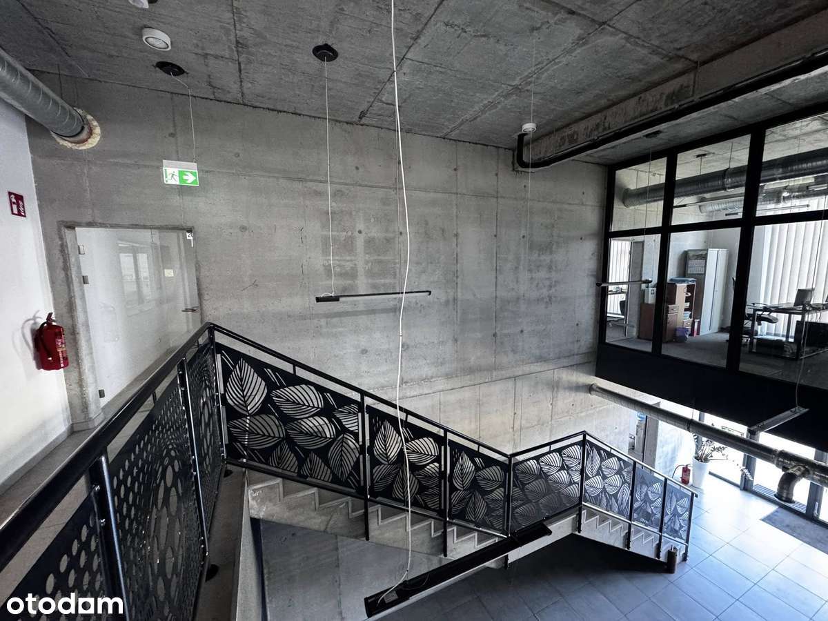 Nieruchomość przemysłowa  3256 m2, działka 1,6855 ha, ODPADY PRODUKCJA-4