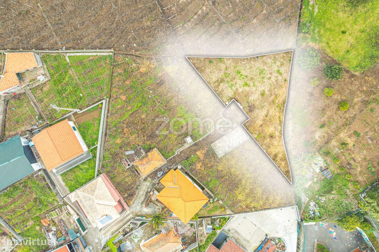 Terreno Rústico em Câmara de Lobos-0