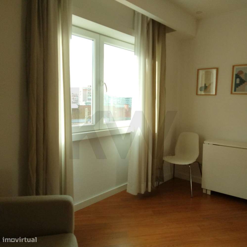 T1 Mobilado e Equipado para Arrendamento no Centro do Laranjeiro | Alm - Grande imagem: 4/31