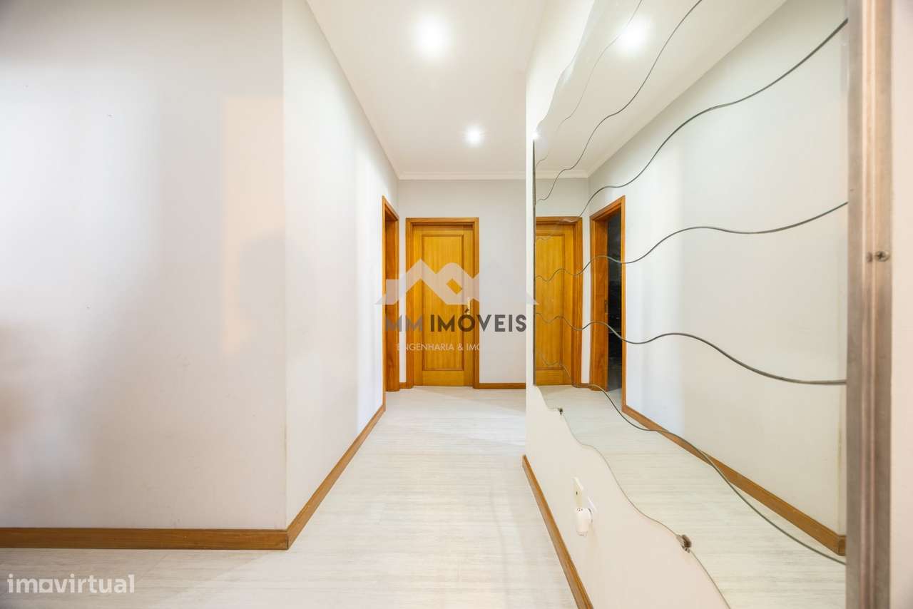 Apartamento T3 | Vila Nova de Gaia | Renovado | 3 Frentes | Varanda | - Grande imagem: 5/45