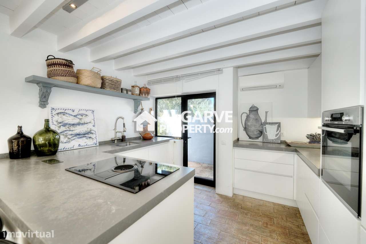 Charmosa moradia V4 com vista golfe em zona muito calma perto da Marin - Grande imagem: 3/46