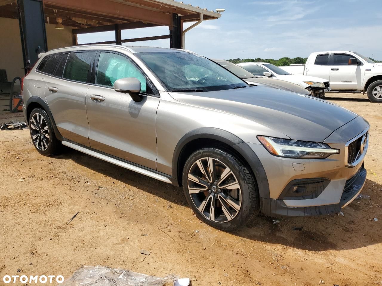 Volvo V60 Cross Country - 1