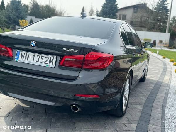 BMW Seria 5 520d Luxury Line - 38