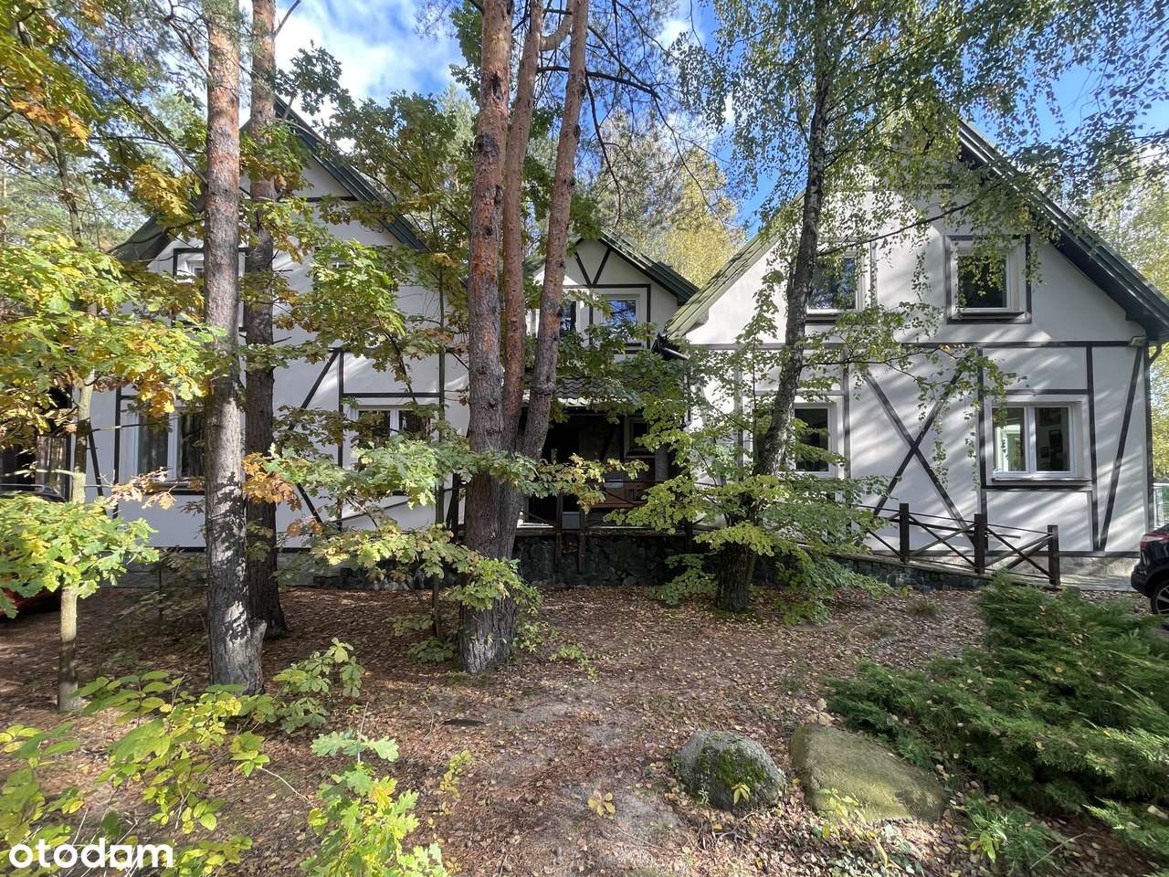 Posiadłość pod Warszawą z Basenem, własnym lasem i jeziorem.-11