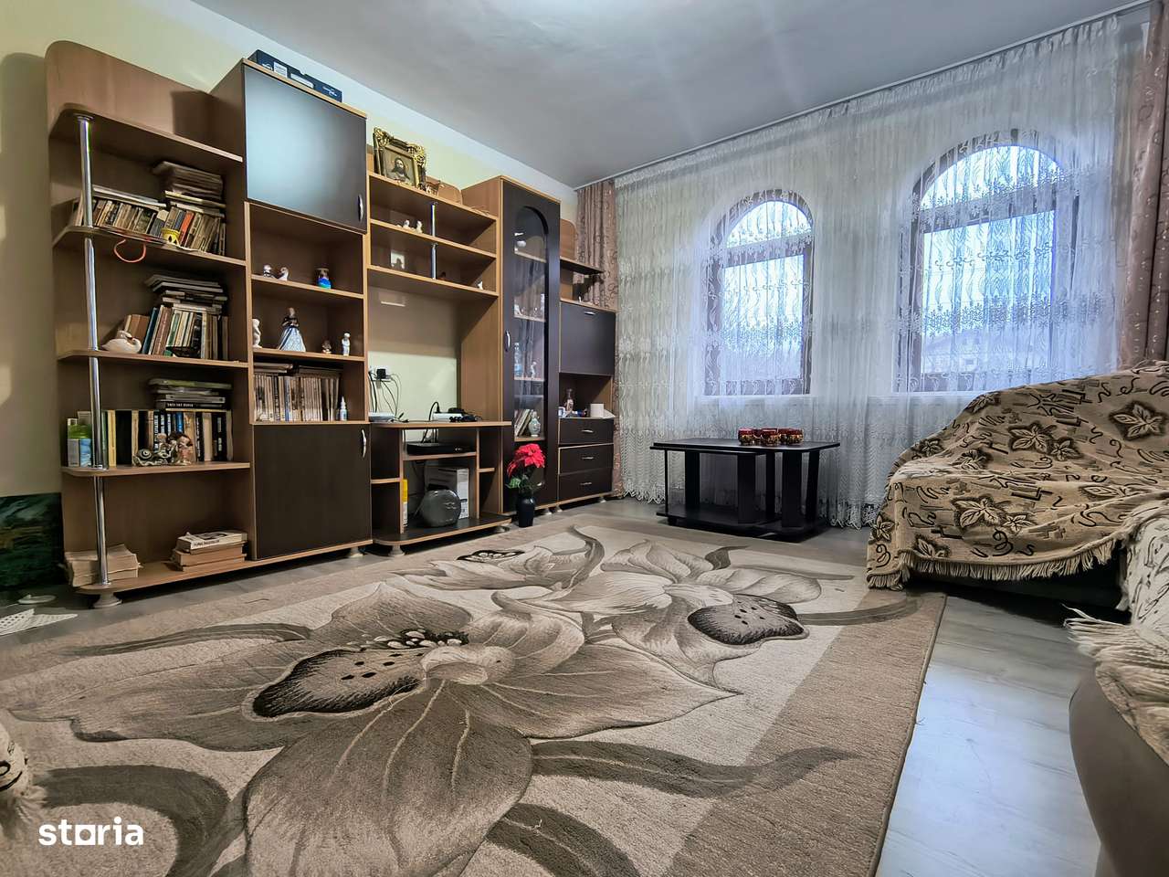 Casa de vânzare în Malu cu Flori- liniște, natura și aer curat!-10