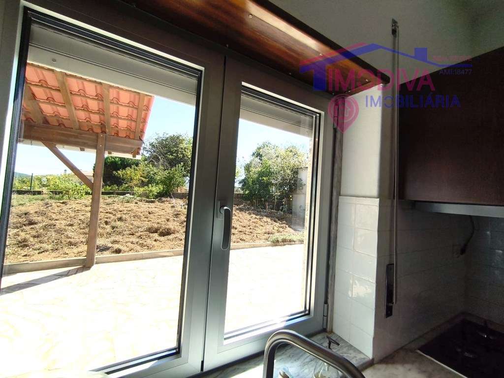 Moradia T3 com garagem e Terreno com 1850 m2 em Arega, Figueiró dos...-8
