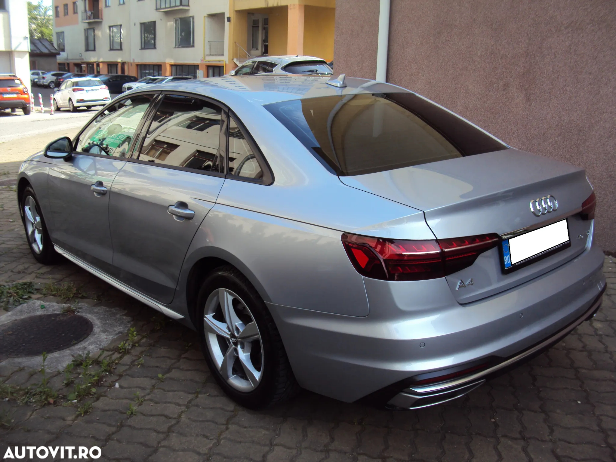 Audi A4 Avant 2.0 40 TDI S tronic Advanced - 4