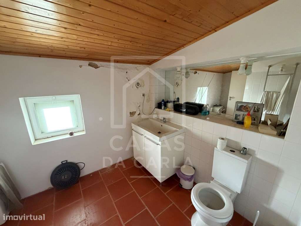 Moradia T5 com quintal e terraço em Vila Alva-27