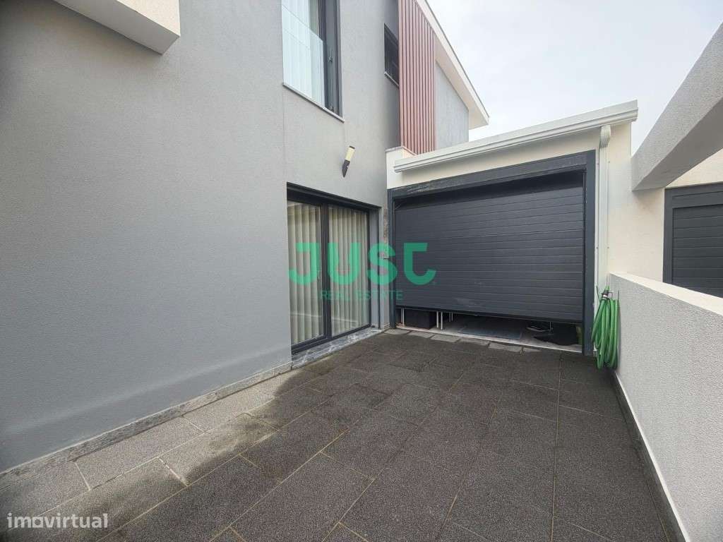 Moradia t4 como nova com piscina e garagem-conforto e exclusividade - Grande imagem: 3/33