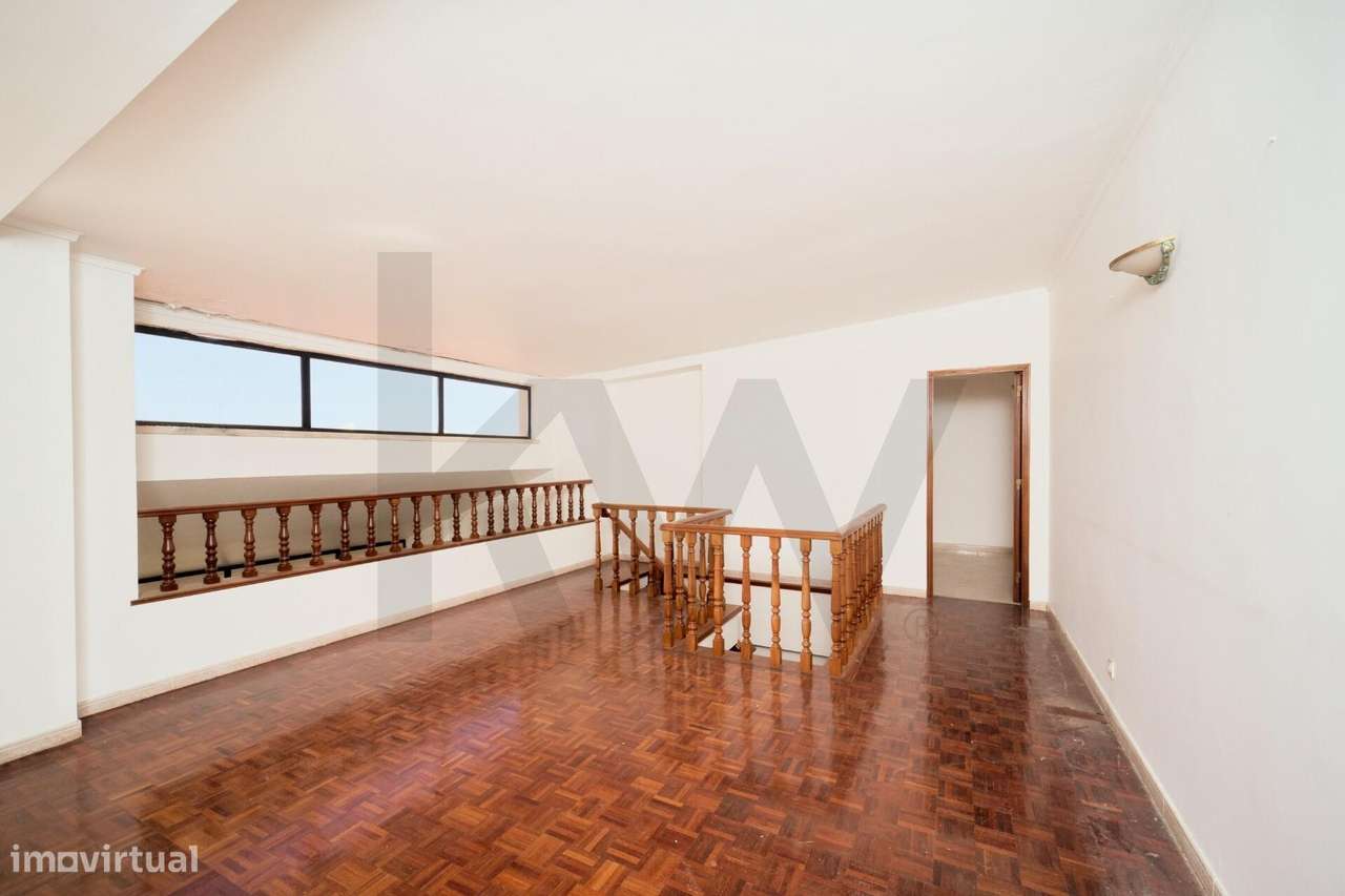 Penthouse Duplex T5 com Vista Desafogada e Excelente Potencial na Quin-28