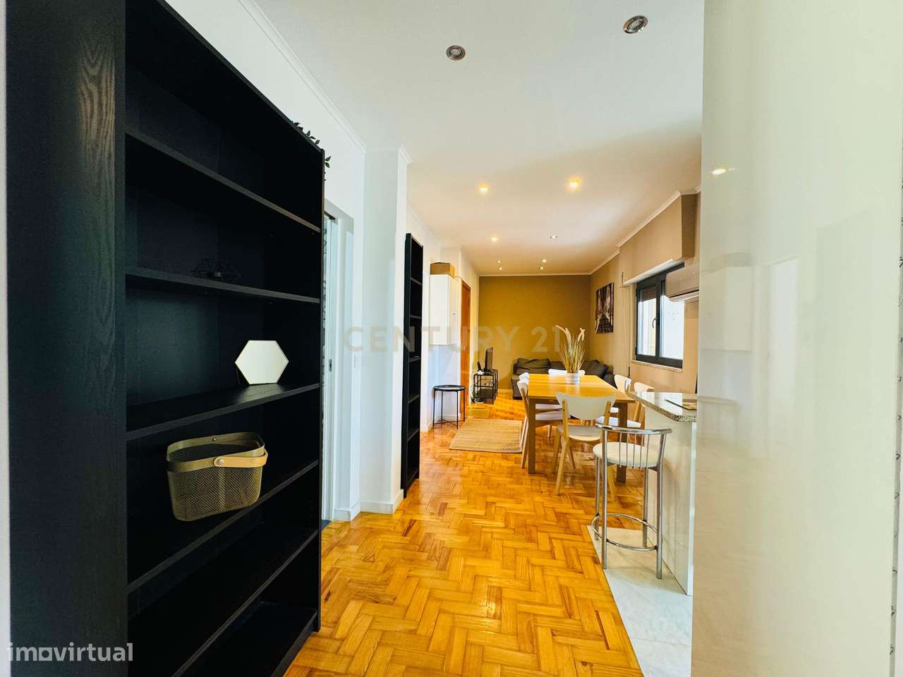 Apartamento T2 em Porto com Ar Condicionado e Cozinha Equipada - Grande imagem: 1/28