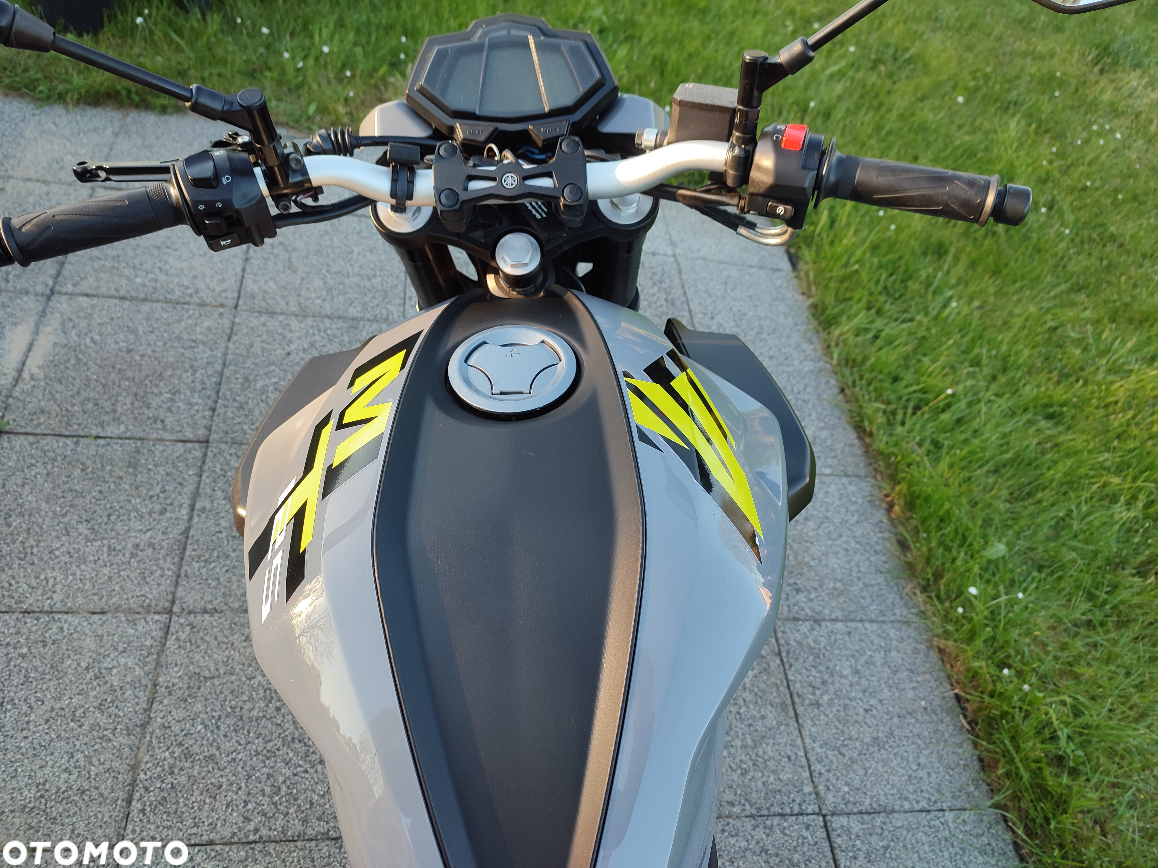 Yamaha MT - 7