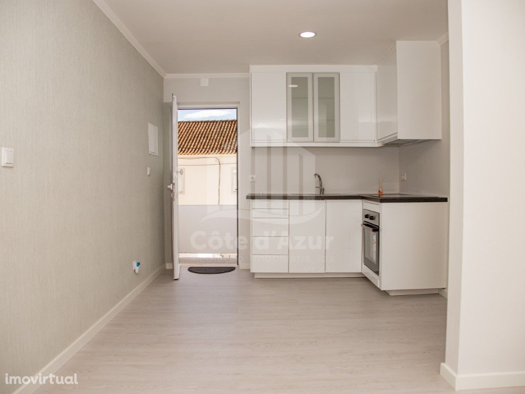 Apartamento T1 recentemente remodelado - Sesimbra