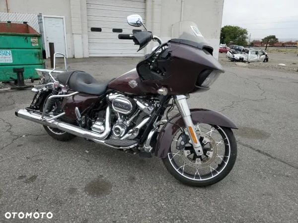 Harley-Davidson Touring Road Glide - 2