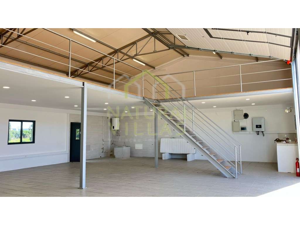 Armazém Renovado em Vale da Venda, Faro - Grande imagem: 1/8