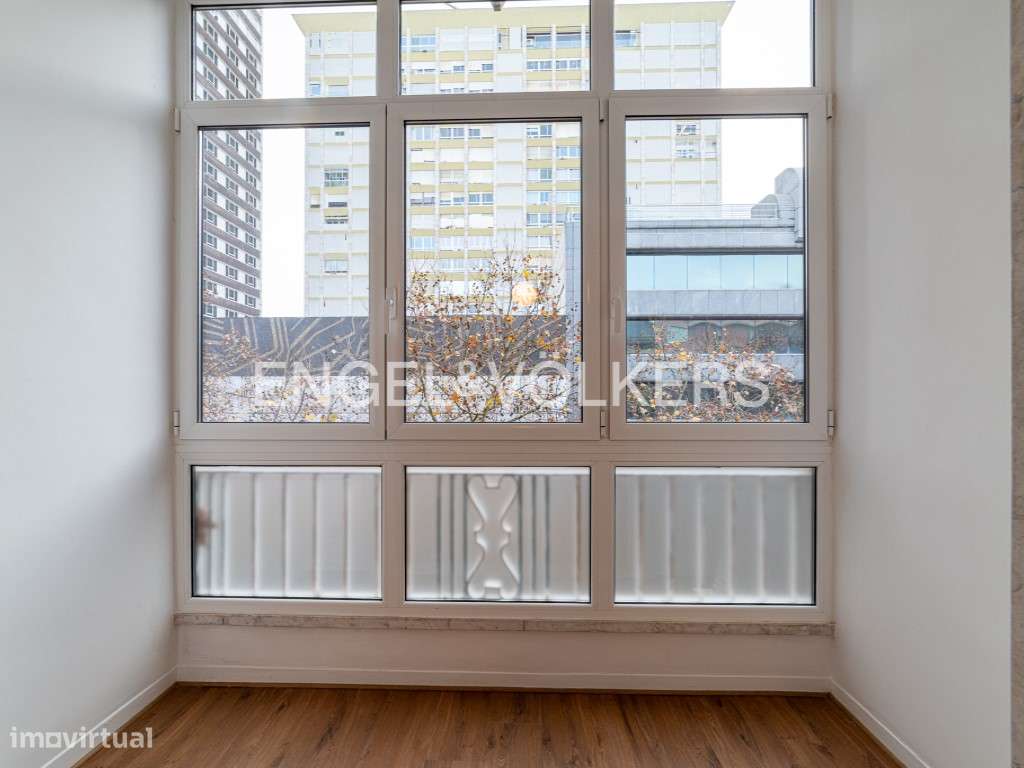 T1 totalmente remodelado nas Avenidas Novas - Grande imagem: 4/25