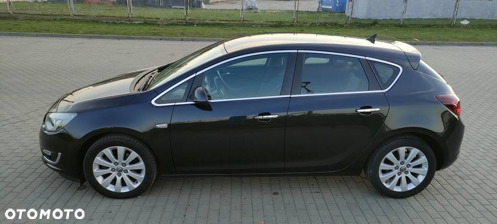 Opel Astra IV 2.0 CDTI Cosmo - 5