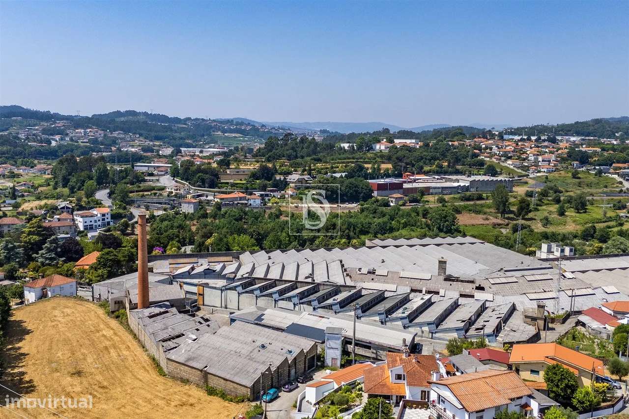 Moradia Térrea T2+1 Renovada | São Martinho do Campo-37