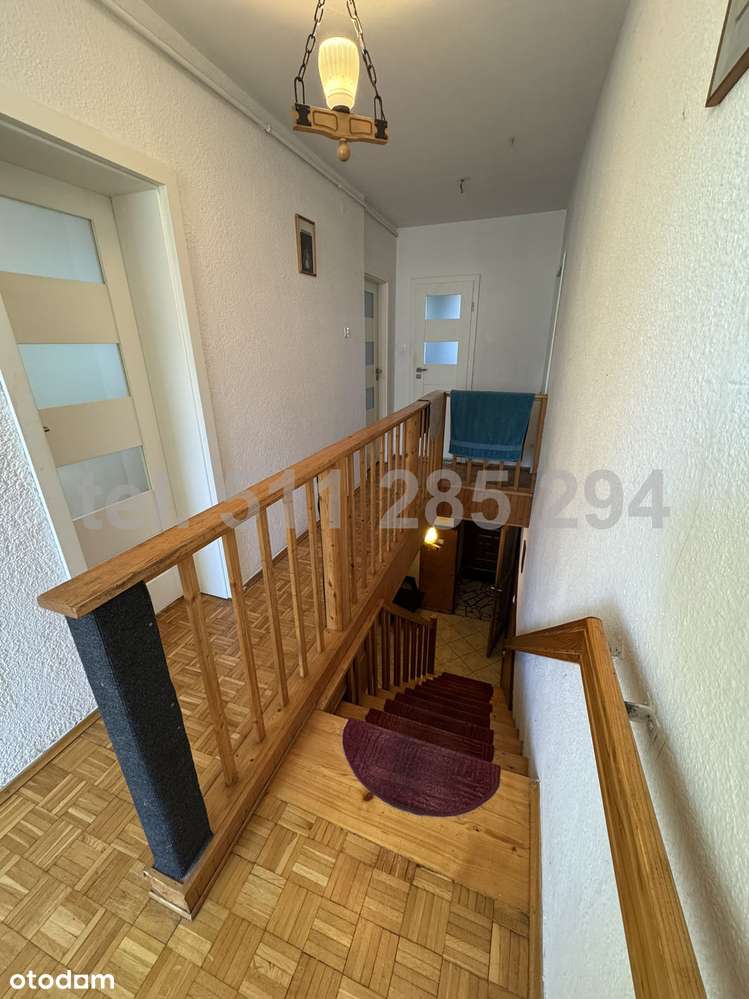 Dom wolnostojący, zielona okolica, klimatyczna działka.-7