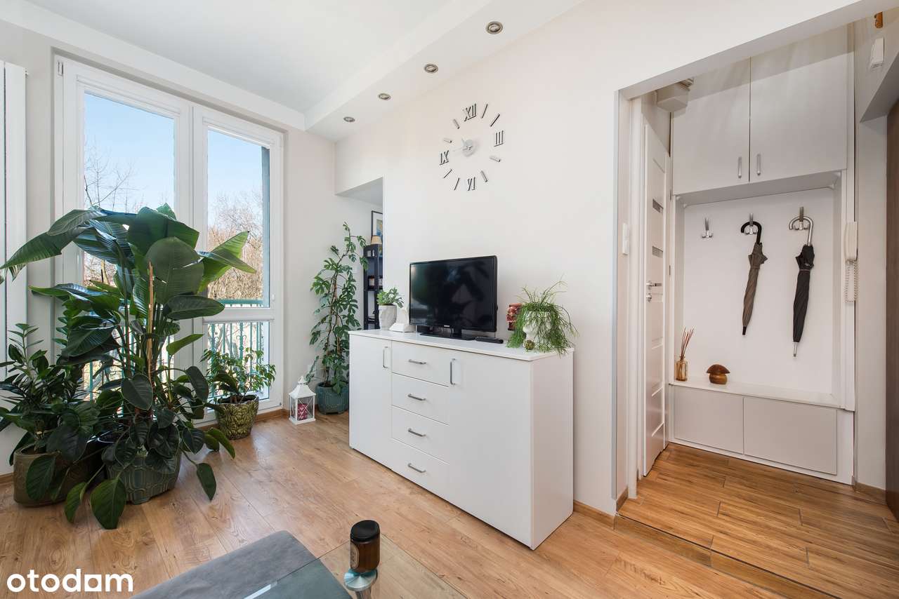 Kawalerka 19,5 m² po remoncie, Os. Centrum C 7 – gotowa do wejścia.-1