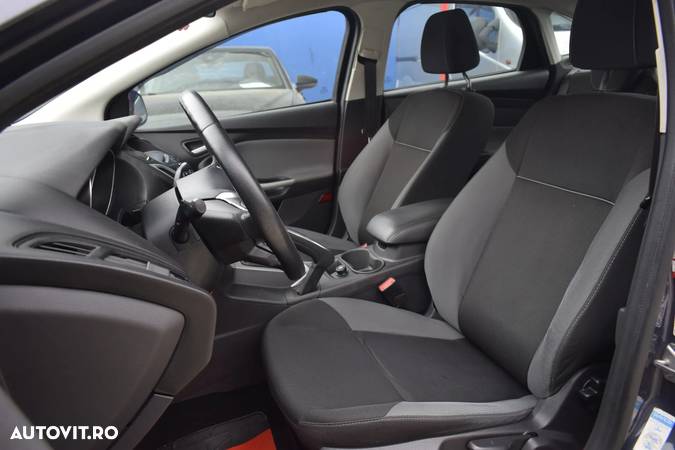 Ford Focus 1.6 TDCi DPF Sport - 6